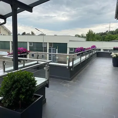 Preiswertes Stilvolles Zimmer Im Privaten Haus Mit Grossem Schoenem Modernem Gemeinschaft Badenzimmer Lorrach Exterior photo