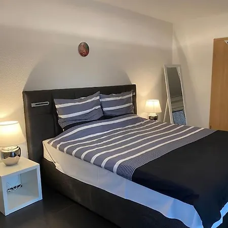 Preiswertes Stilvolles Zimmer Im Privaten Haus Mit Grossem Schoenem Modernem Gemeinschaft Badenzimmer Lorrach Exterior photo