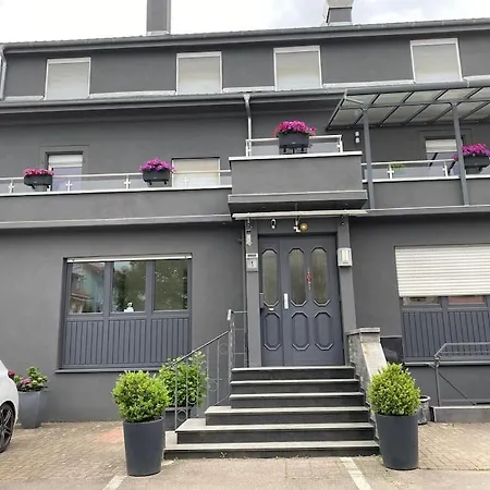 Preiswertes Stilvolles Zimmer Im Privaten Haus Mit Grossem Schoenem Modernem Gemeinschaft Badenzimmer Lorrach Exterior photo