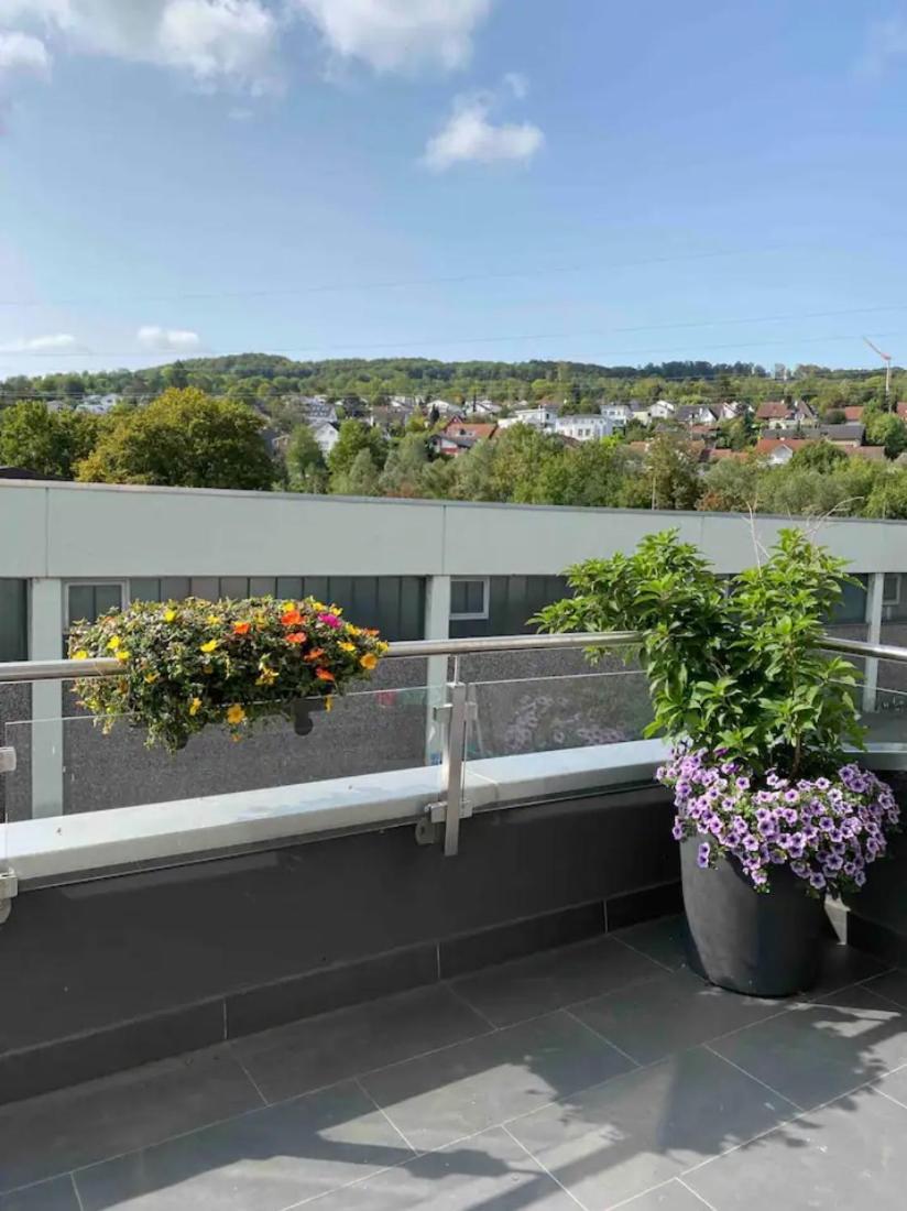 Preiswertes Stilvolles Im Privaten Haus Mit Grossem Schoenem Modernem Gemeinschaft Badenzimmer Apartment