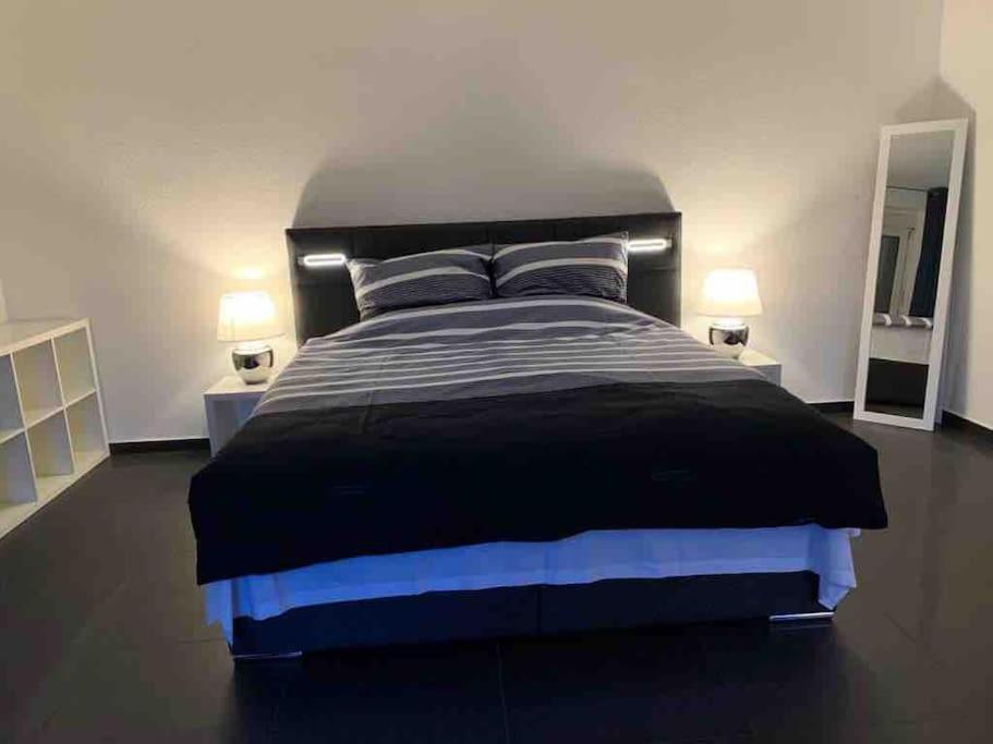 Preiswertes Stilvolles Im Privaten Haus Mit Grossem Schoenem Modernem Gemeinschaft Badenzimmer Apartment Lorrach