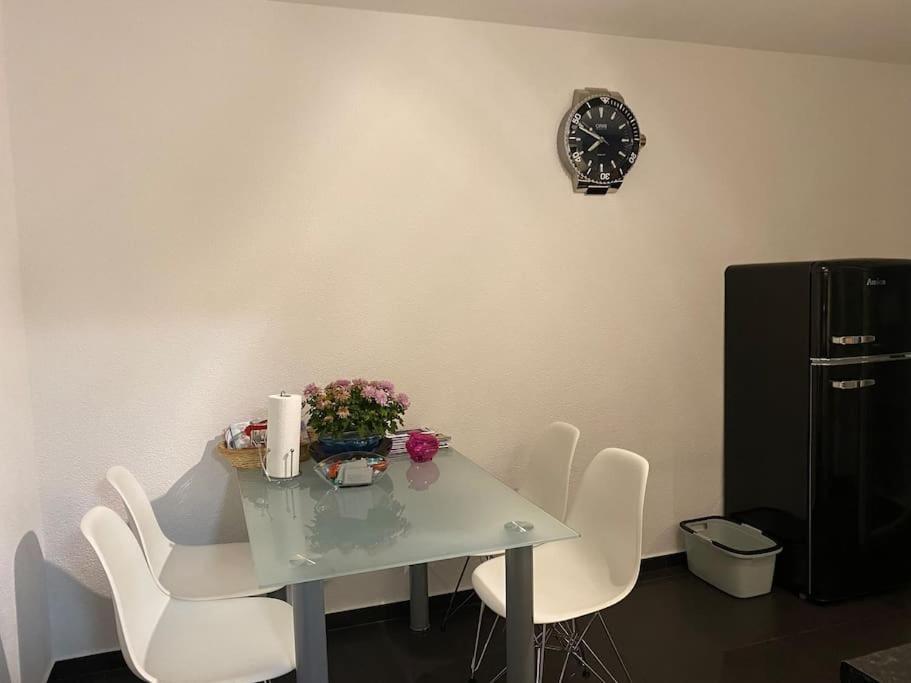 Preiswertes Stilvolles Im Privaten Haus Mit Grossem Schoenem Modernem Gemeinschaft Badenzimmer *
