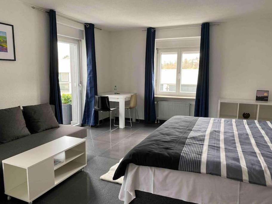Preiswertes Stilvolles Im Privaten Haus Mit Grossem Schoenem Modernem Gemeinschaft Badenzimmer *