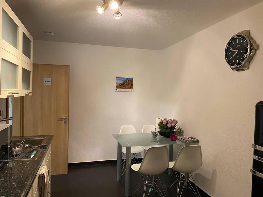 Apartment Preiswertes Stilvolles Im Privaten Haus Mit Grossem Schoenem Modernem Gemeinschaft Badenzimmer *