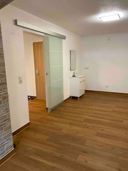 Preiswertes Stilvolles Im Privaten Haus Mit Grossem Schoenem Modernem Gemeinschaft Badenzimmer * Lorrach