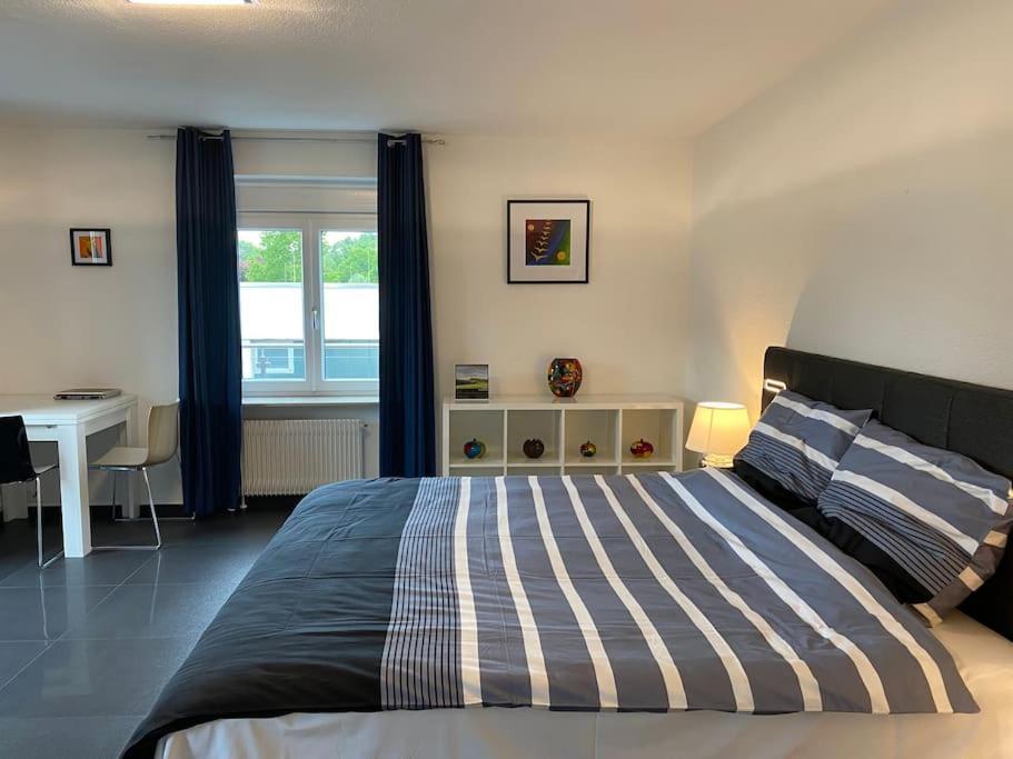 Preiswertes Stilvolles Im Privaten Haus Mit Grossem Schoenem Modernem Gemeinschaft Badenzimmer Apartment Lorrach